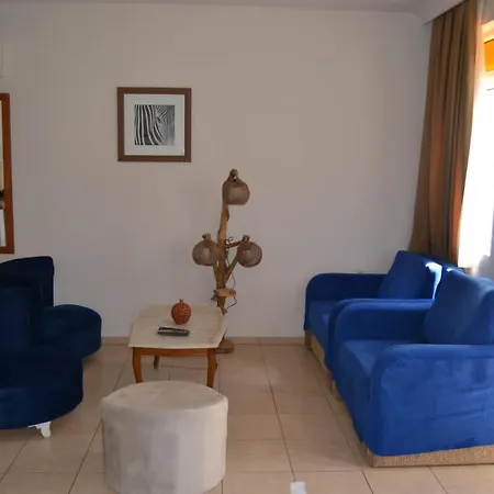Apart Otel Safari Suit *